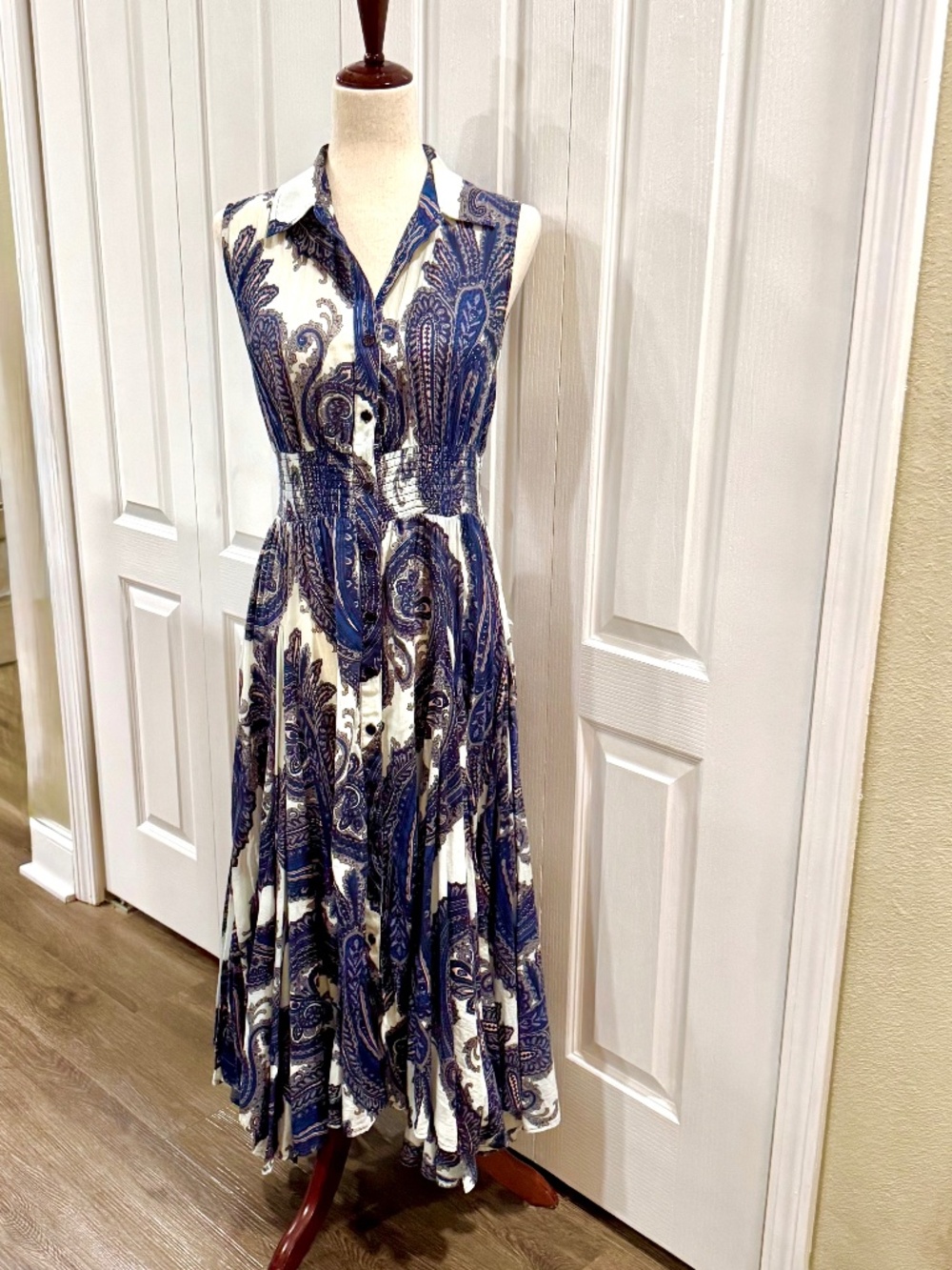 Woman's Size M Paisley Maxi Dress by Chelsea & Theodore, Wide Swing, 100% Cotton